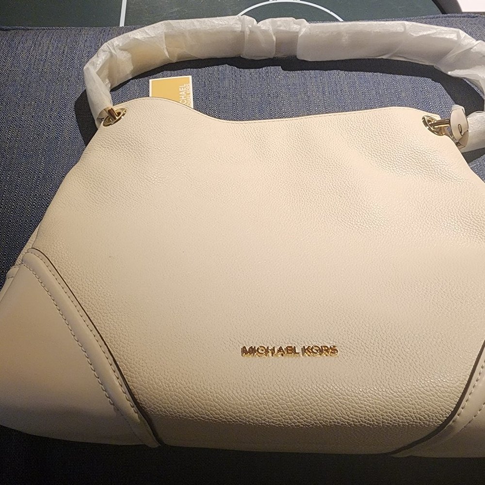 Micheal Kors Nicole